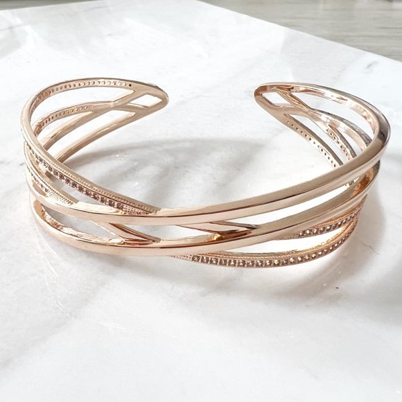 RARE FIND!! NWT!!Astoria Bracelet - Picture 2 of 8